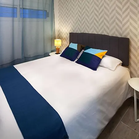 Deluxe Beachfront Malibu4 *